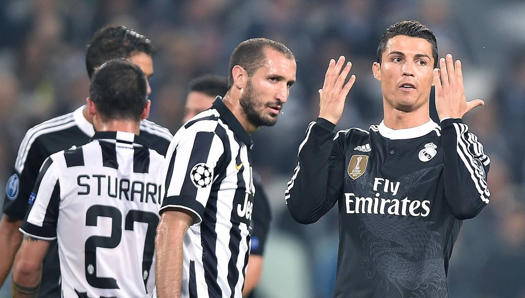 Ancora Giorgio Chiellini: sguardo da paura verso Cristiano Ronaldo. Ansa